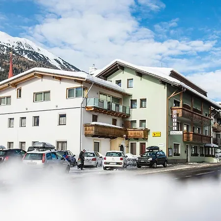 Garni St Valentin Aparthotel 3*