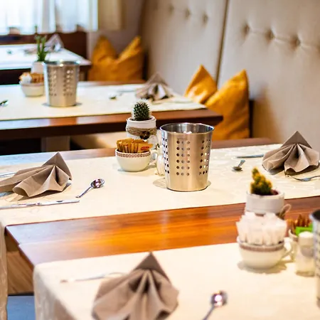 Aparthotel Garni St Valentin 3*