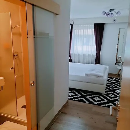 Garni St Valentin Aparthotel 3*