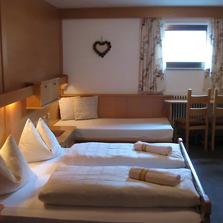Aparthotel Garni St Valentin 3*