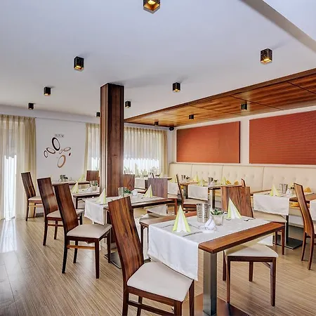 Aparthotel Garni St Valentin 3*
